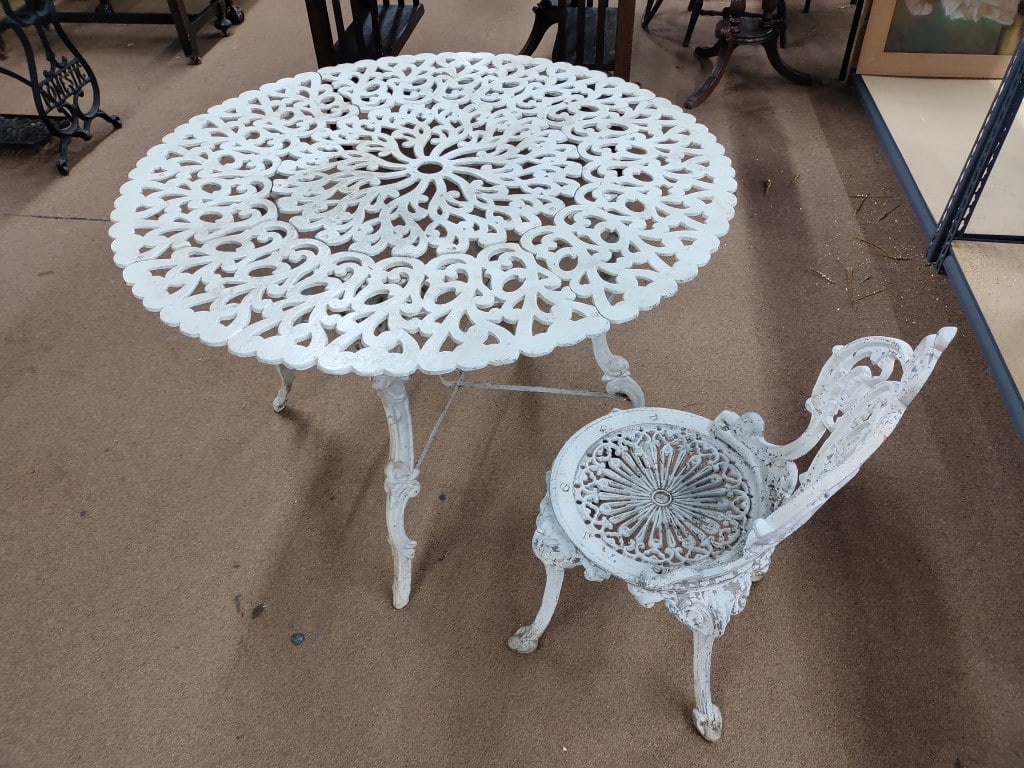 Vintage Round Cast Iron Patio Table & Chair (1 of 7)