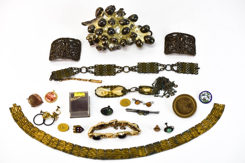 Sterling Silver Jewelry & Silver Plate Collection: Large lot vintage Italian silver plated grape leaf cluster, some earrings, pin, gold filled, enamel, and jade (odd pcs) Victorian jewelry. Two screw-back earrings and pin marked sterling, weighs appro