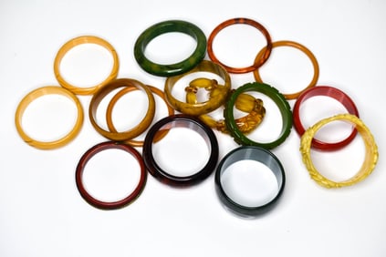 Vintage 15 Bakelite Bracelets Jewelry