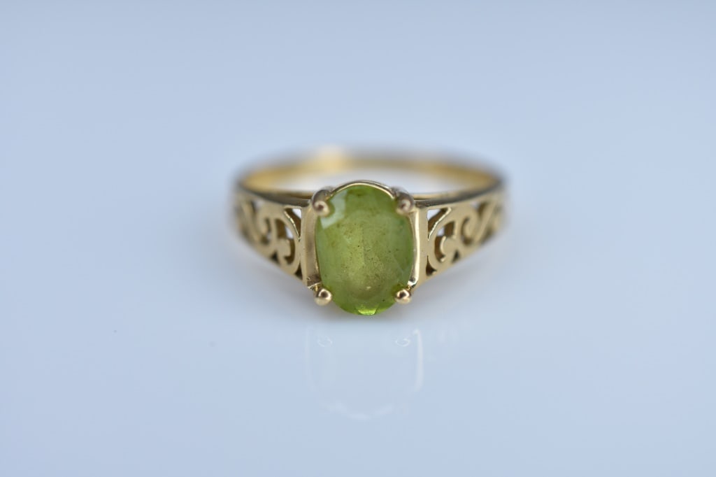 14K Yellow Gold Peridot Ring (1 of 4)