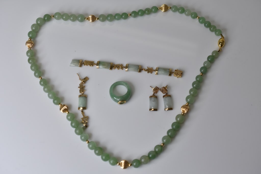 Chinese Style Jade Beaded Vermeil Necklace & More (1 of 5)