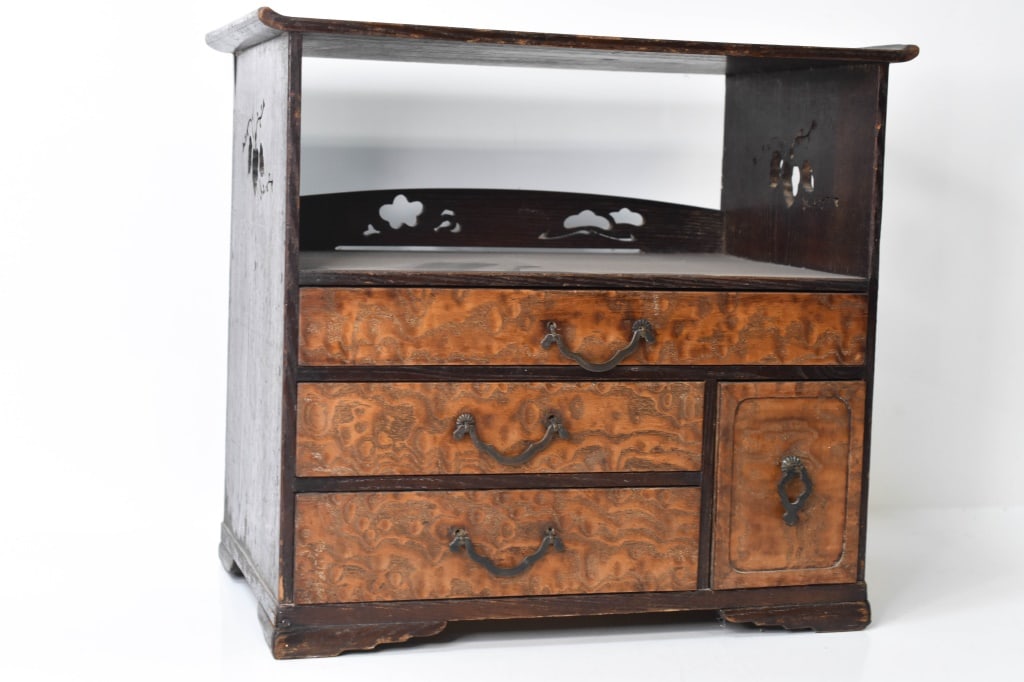 Antique Japanese Tea Chest (1 of 5)