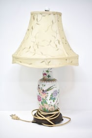 Antique Chinese Porcelain Vase / Lamp