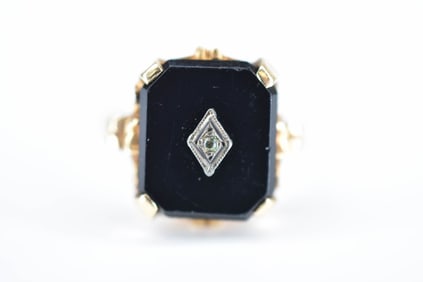 10K Gold and Black Onyx Ring, 4.96 grams