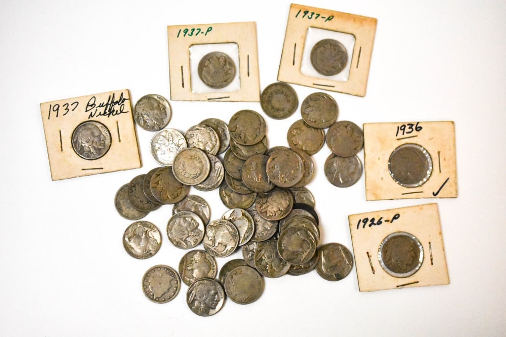 V Buffalo & Jefferson Nickels (1 of 6)