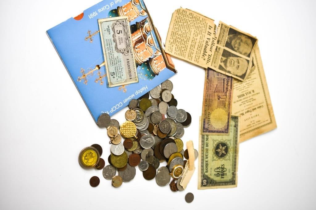 FOREIGN Currency Notes & Coins (1 of 8)