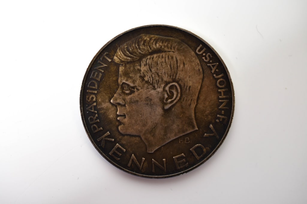 German 1.000 Fine Silver President Kennedy Coin (1 of 2)