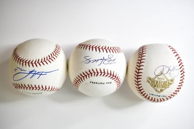 Display Case w Autographed & Commemorative (1 of 10)