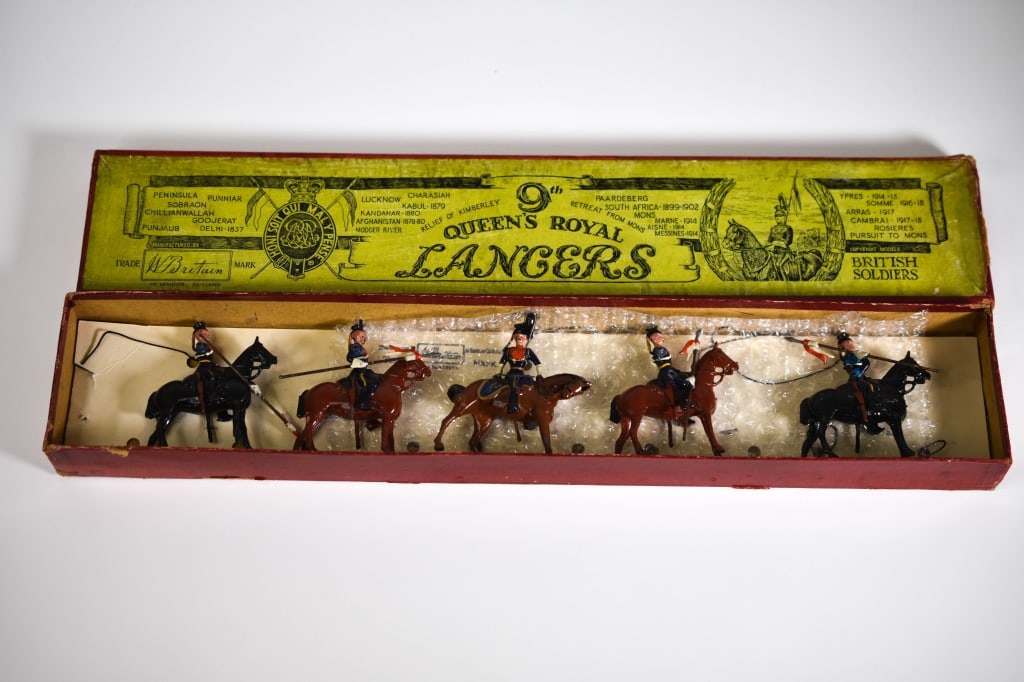 Britains Boxed Set 24 9th Queens Royal Lancers (1 of 9)