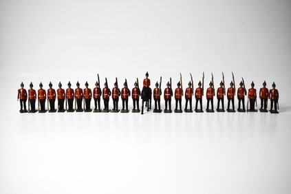 26 Britains Lead Lines Soldiers
