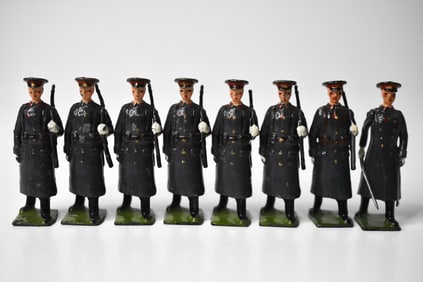 Britains Lead Russians in Winter Coats