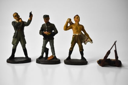 Elastolin Composition Soldiers Cleaning Up