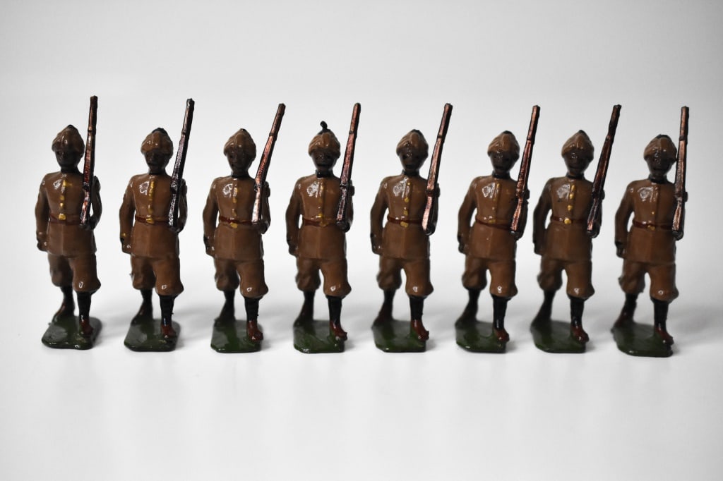 8 Britains Lead Indian Army Kashmir Soldiers (1 of 6)