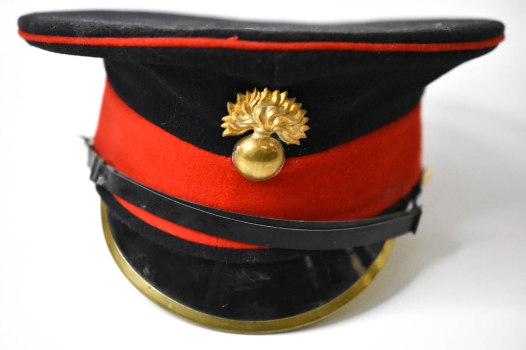British Grenadier Guards Visor Hat (1 of 6)
