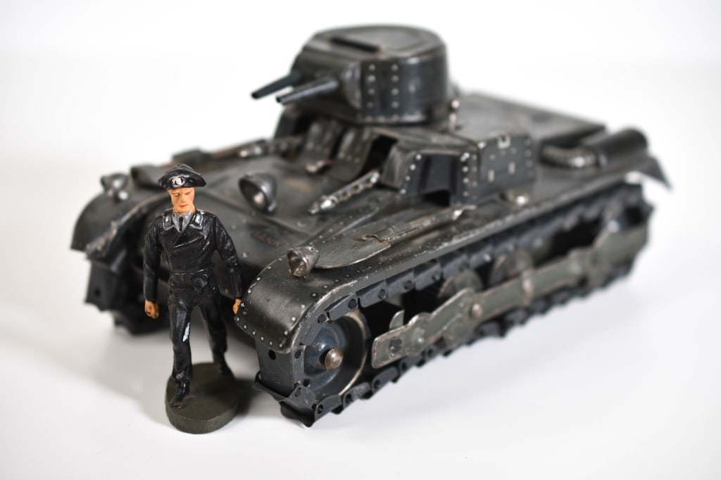 Gama Tin Plate German Army Tank (1 of 8)