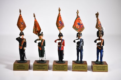 5 Atelier GP Flag Bearers