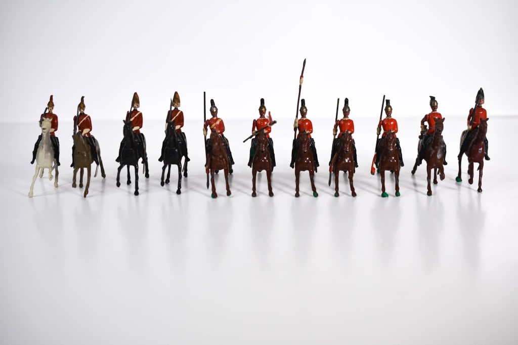 11 Britains Lead Mounted Guards (1 of 4)