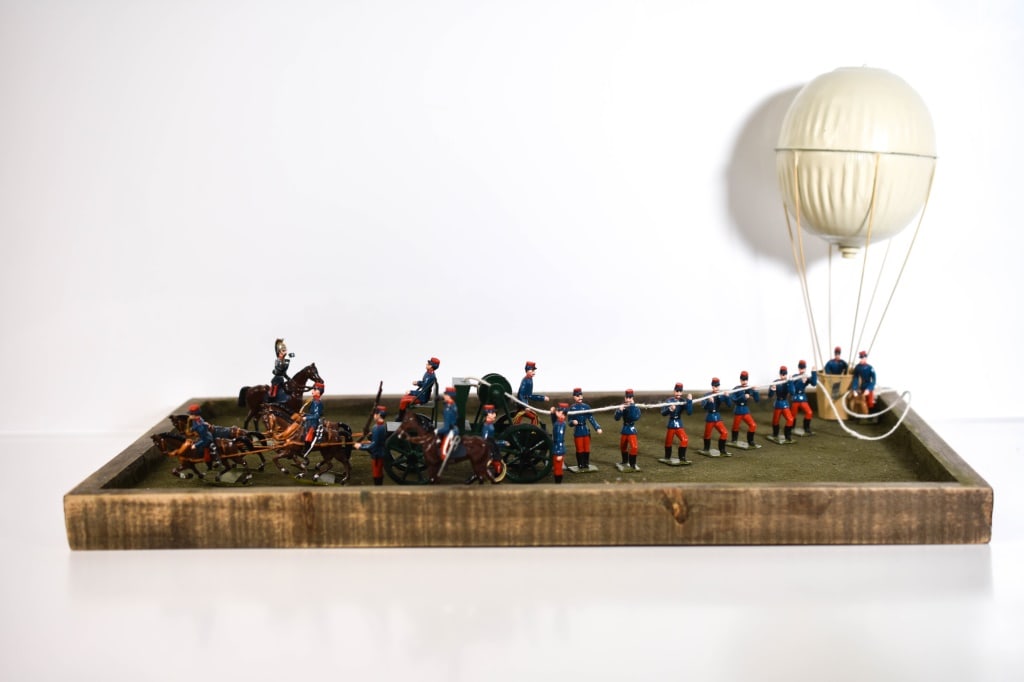 Lead French Army Balloon Detachment: Some of the figures are marked PZ and some are not. Figures are roughly 1.75 inches tall. Some bends in the first horse team. Some figures will have paint loss. Figures are not glued to the platform.