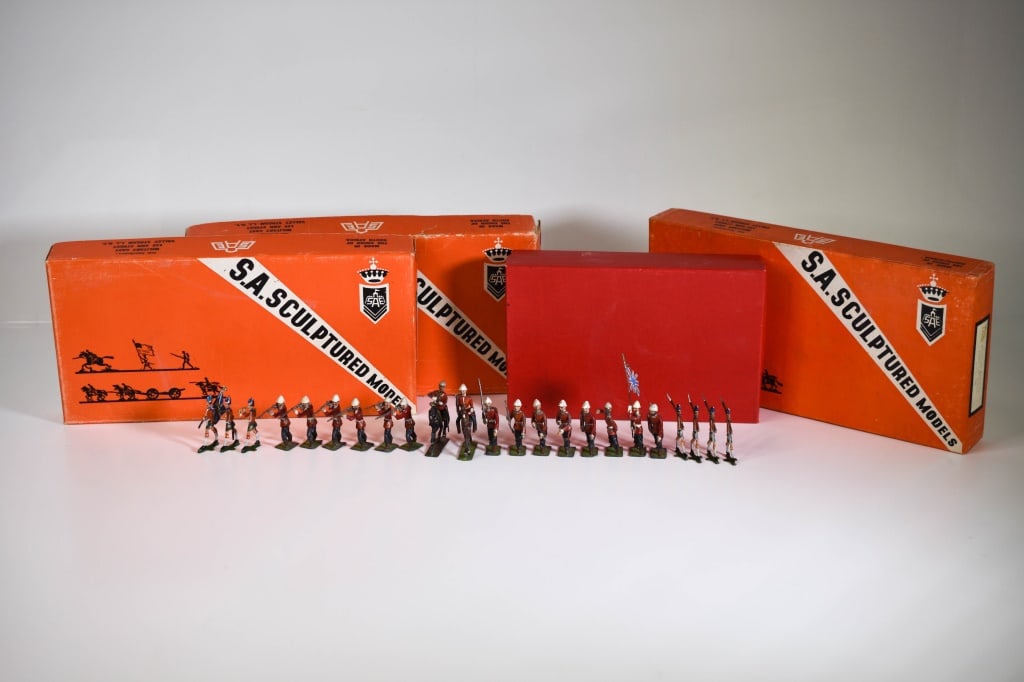 Cigar Box of Misc Soldiers w SAE Empty Boxes (1 of 8)