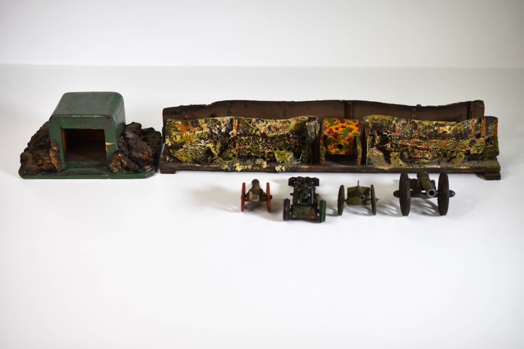 Wooden Bunker & Artillery Cannons (1 of 4)