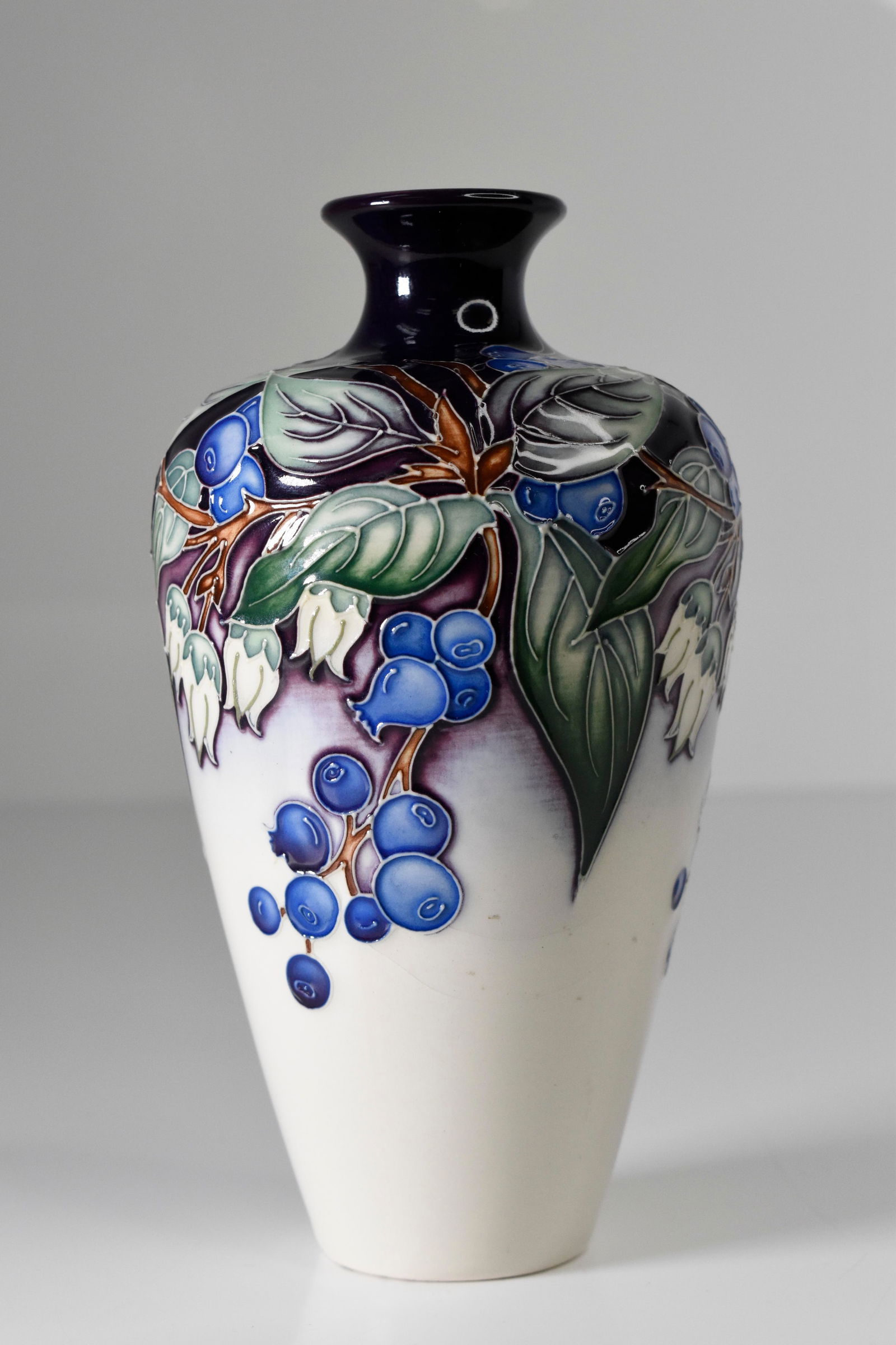 Moorcroft (Trial) Blueberry Vase 2004 (1 of 10)