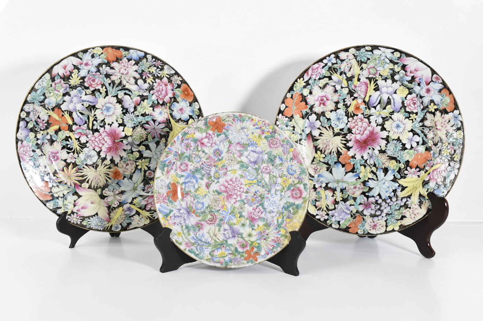 Famille Noire & Milli Fleur Plates Guangxu 1871: Nice collection of antique Chinese export porcelain from the Guangxu period Circa 1871-1908 Approximately 11"W