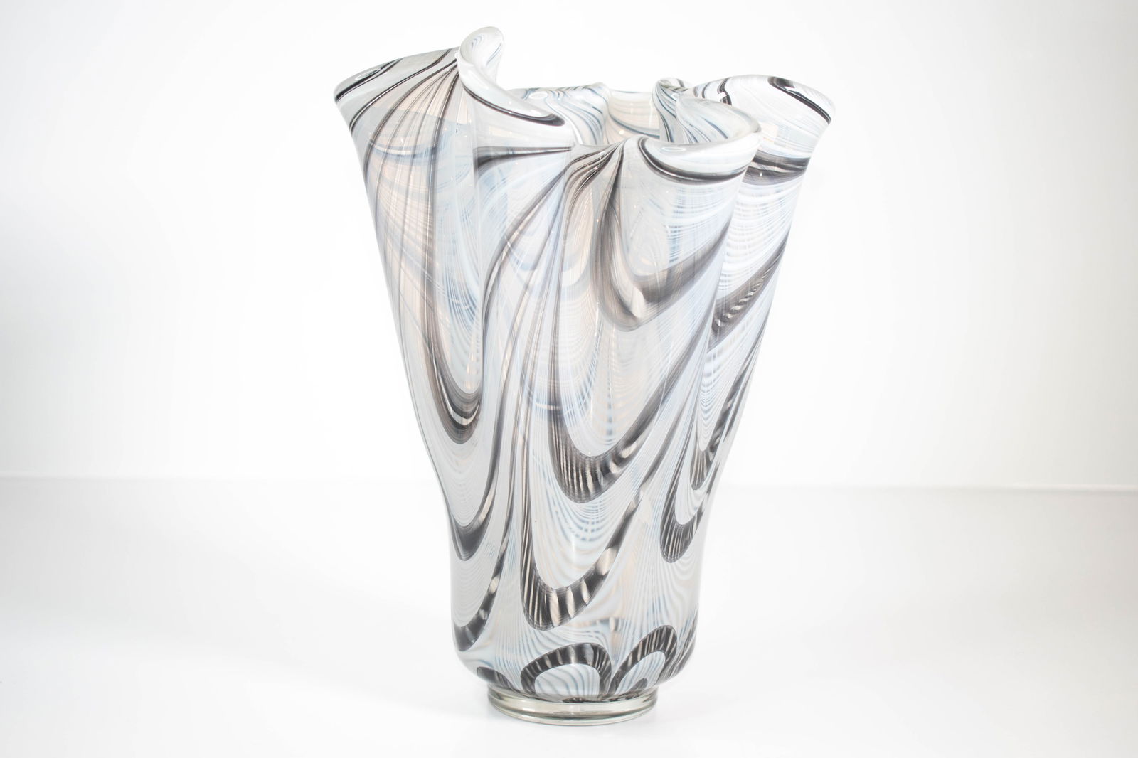 Venini Murano Fulvio Bianconi Zanfirico Style Vase (1 of 12)