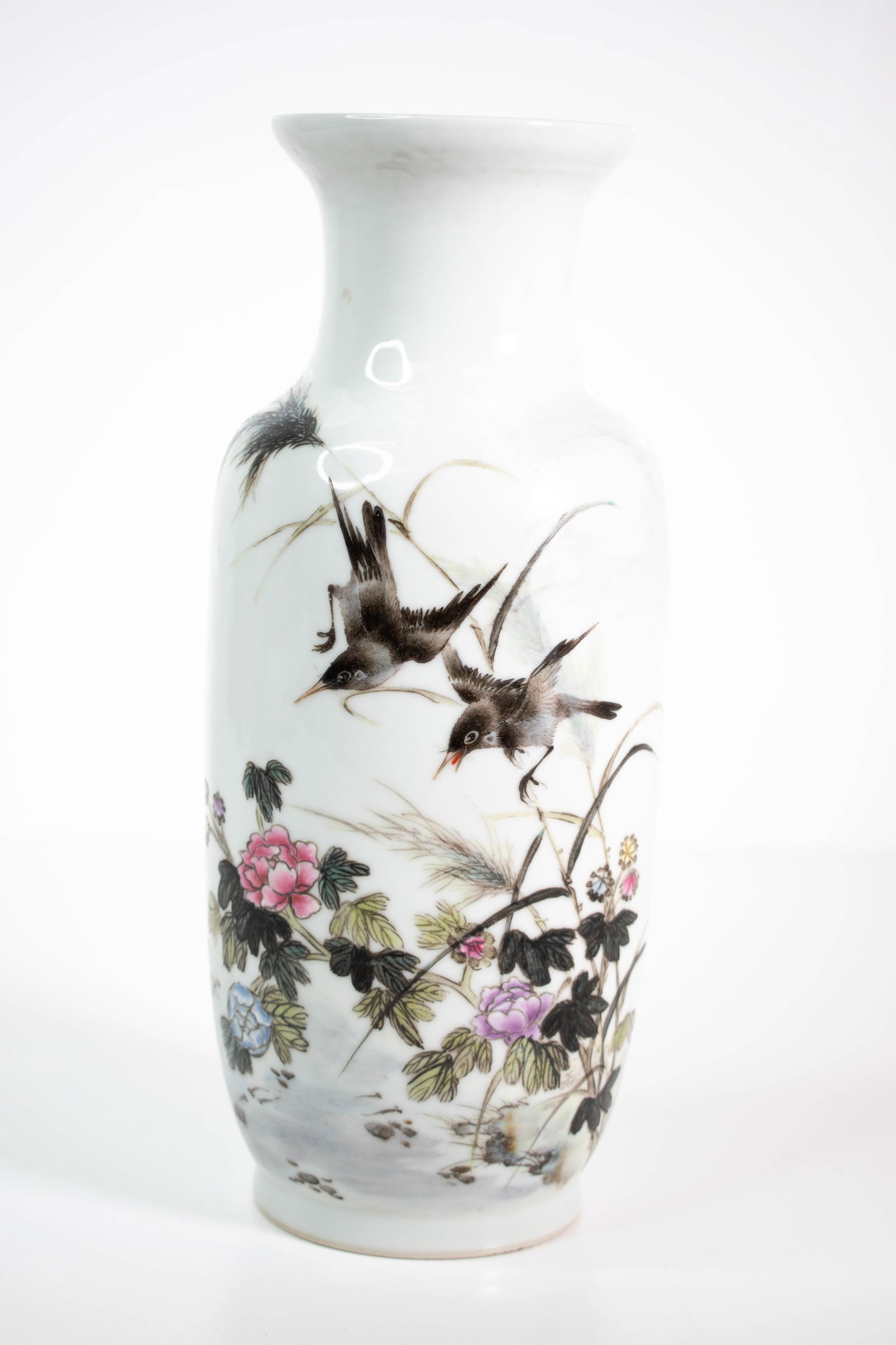 Chinese Porcelain Vase (Signed) (1 of 10)