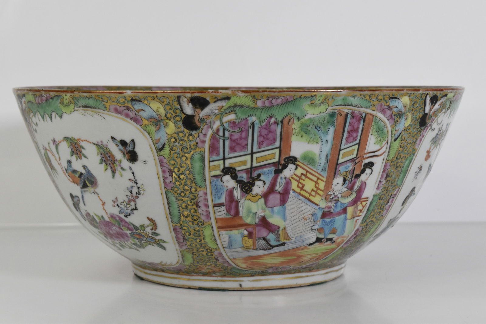 Antique Chinese Export Rose Medallion Bowl (1 of 7)