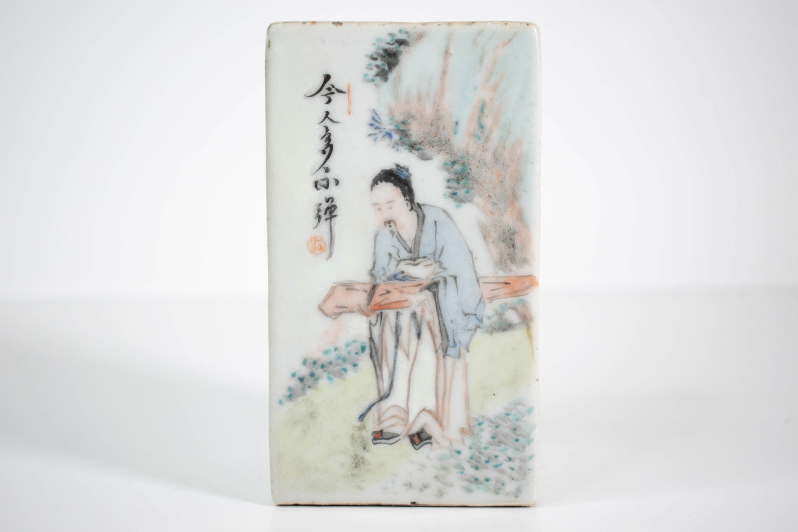 A Fine 19th Century Wu Shang Pu Chinese vase: Chinese jar or pot, in the Famille Rose palette, circa 19th century, Height 5.5" ****We Offer In-House Shipping***