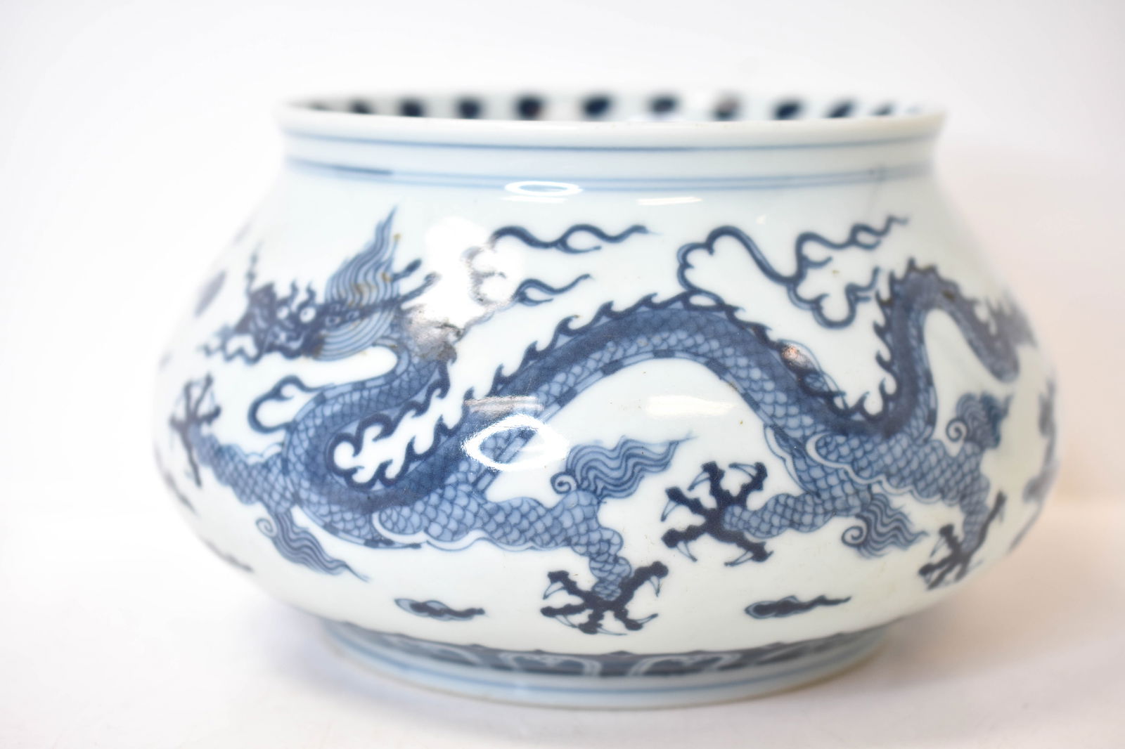 Chinese Porcelain Bowl (Kangxi Seal Mark): Includes a Kangxi period Chinese porcelain bowl with a Xuande mark on the bottom (please see attached photos). Intricately decorated with a dragon motiff, with no visible chips, cracks, breaks, or
