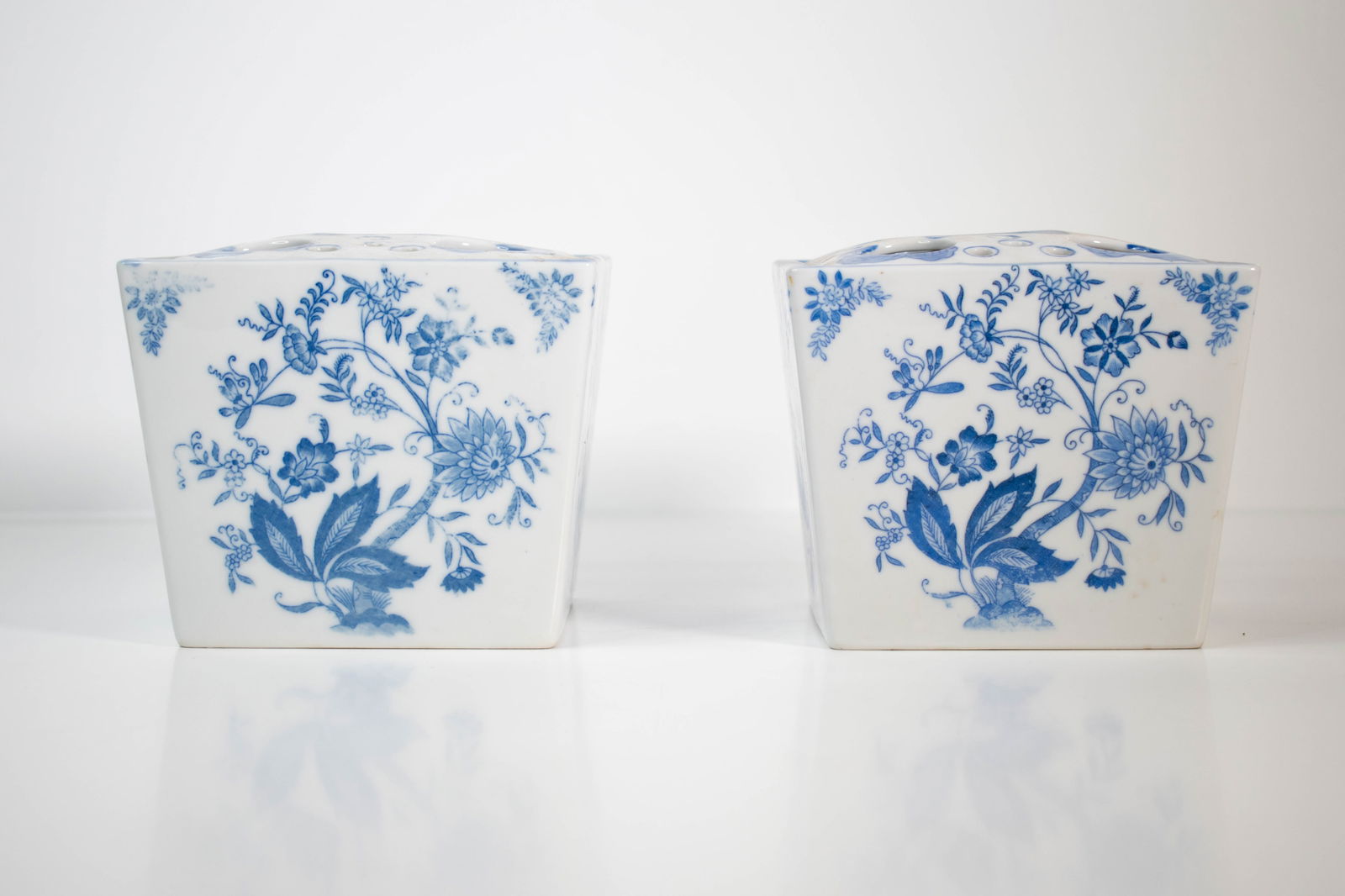 Old English Style Blue & White Porcelain Planters: Old planters for flower display, unmarked. Height 4.5" ****We Offer In-House Shipping***
