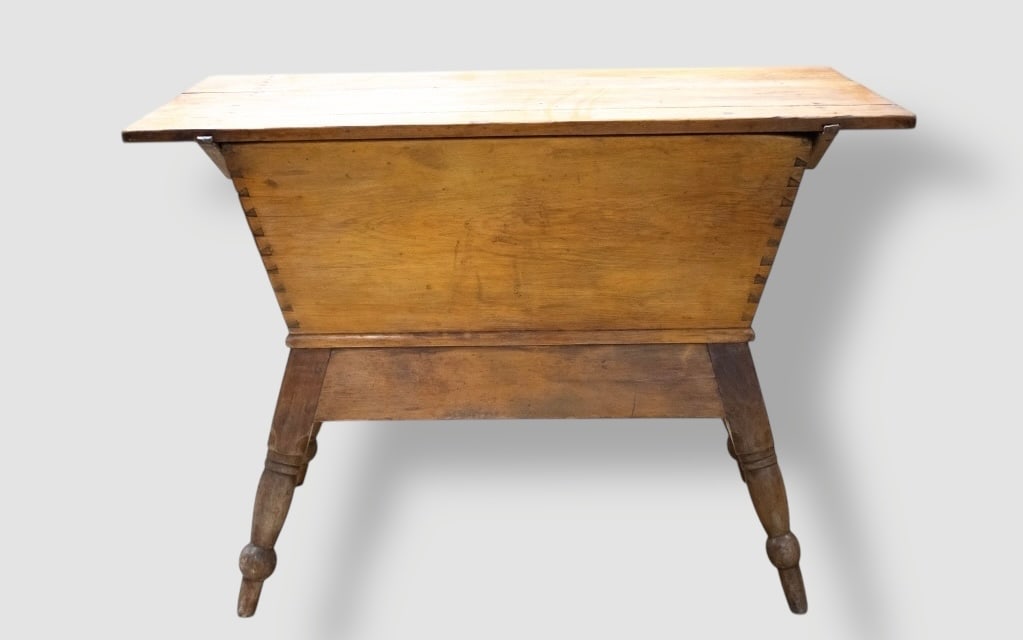 Early Dough Box on Raised Legs 19th Century (1 of 4)