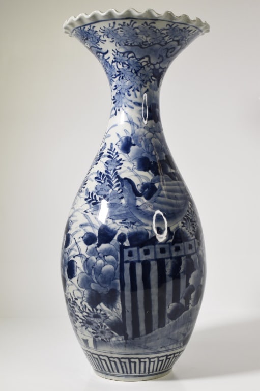 Antique Chinese Blue and White Vase - 2