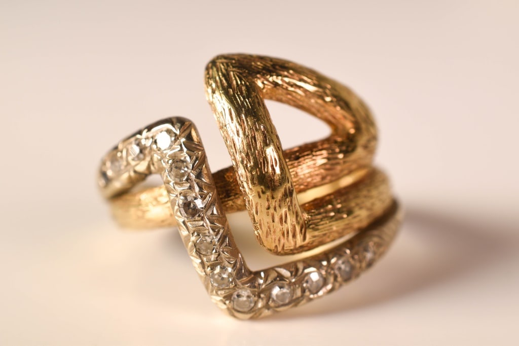 14K Gold & Diamond Ring 7 Grams (1 of 5)