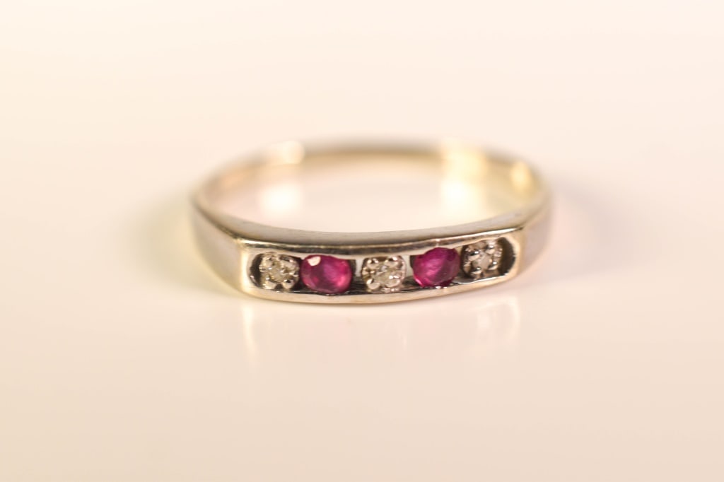14K Gold, Diamond, & Ruby Ring 1.9 Grams (1 of 5)