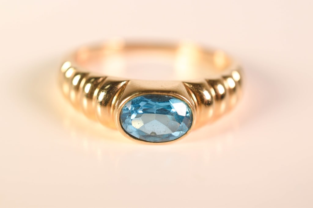 14K Gold & Topaz Ring 4 Grams (1 of 5)