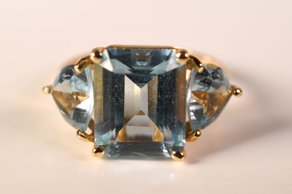 14K Gold & Topaz Ring 5.3 Grams (1 of 5)