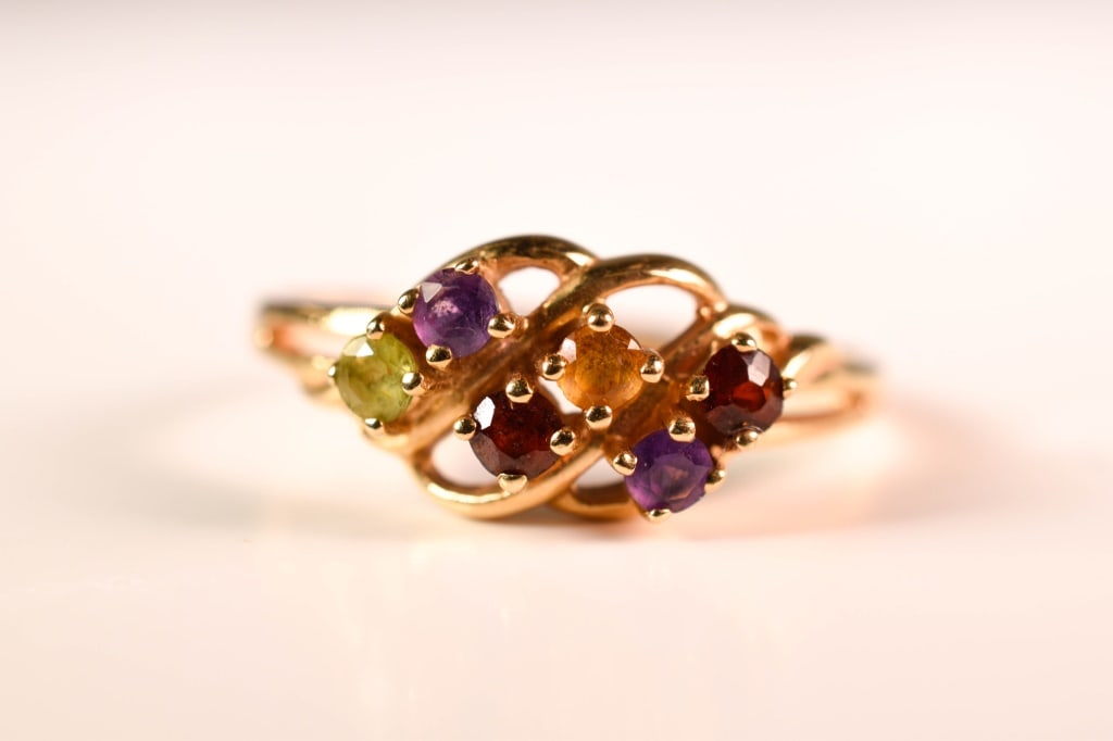14K Gold & Semi-Precious Stones Ring 2.6g: (6) 2.5mm round cut stones including 2 amethysts, 2 garnets, 1 peridot, 1 citrineSize: 8