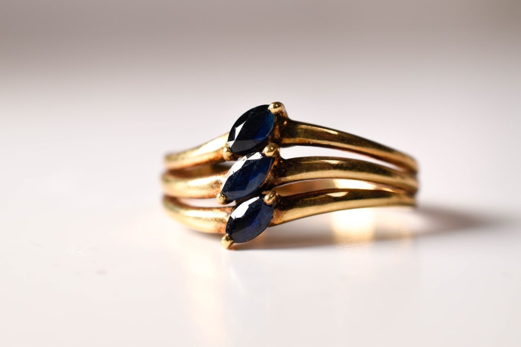 14K Gold & Sapphire Ring 3.6 Grams (1 of 5)