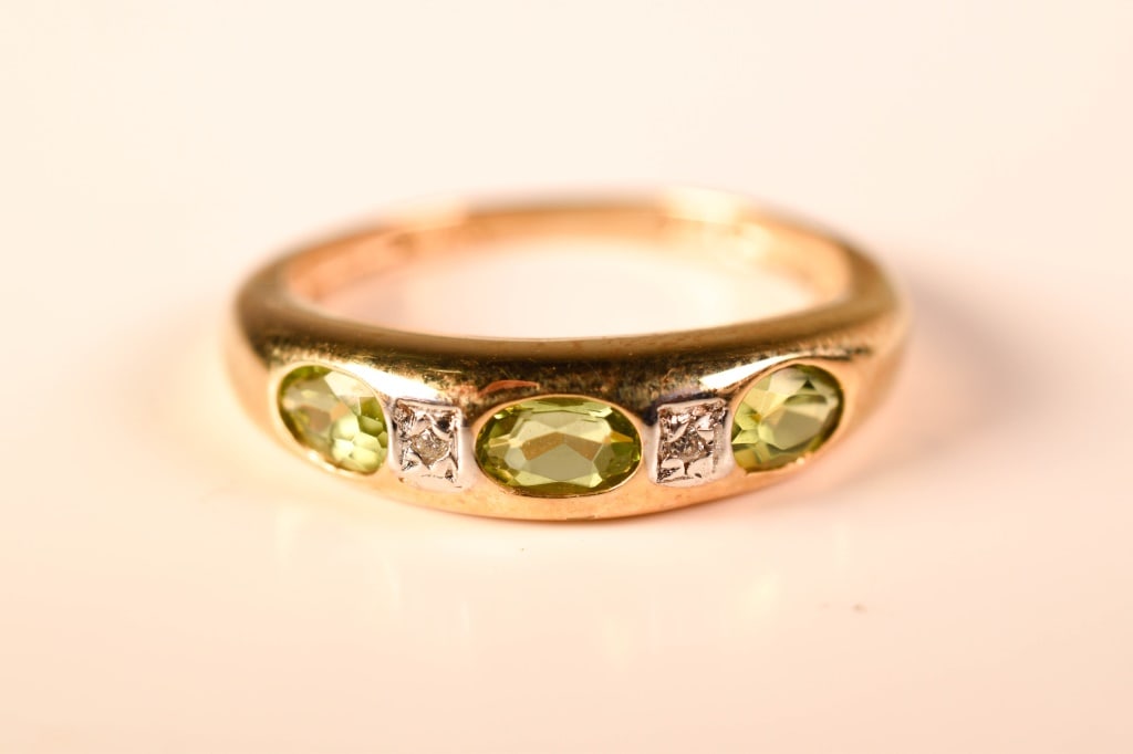 14K Gold, Diamond & Peridot Ring 2.8g (1 of 5)