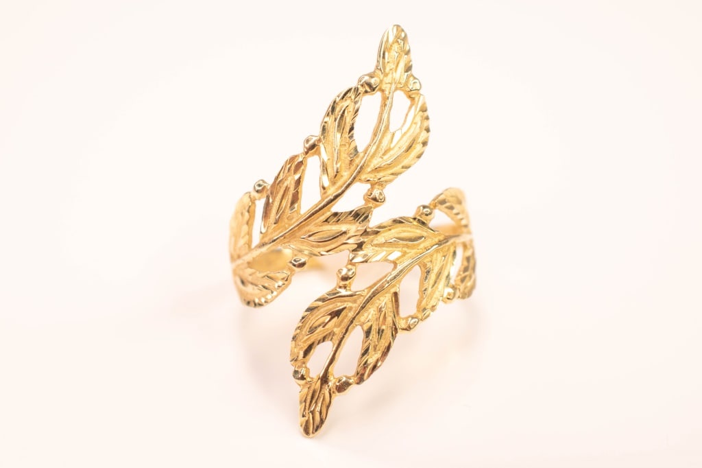 14K Gold Leaf Form Ring 3.0 Grams: 14K Gold Leaf Form Ring 3.0 Gramssize: 8.75