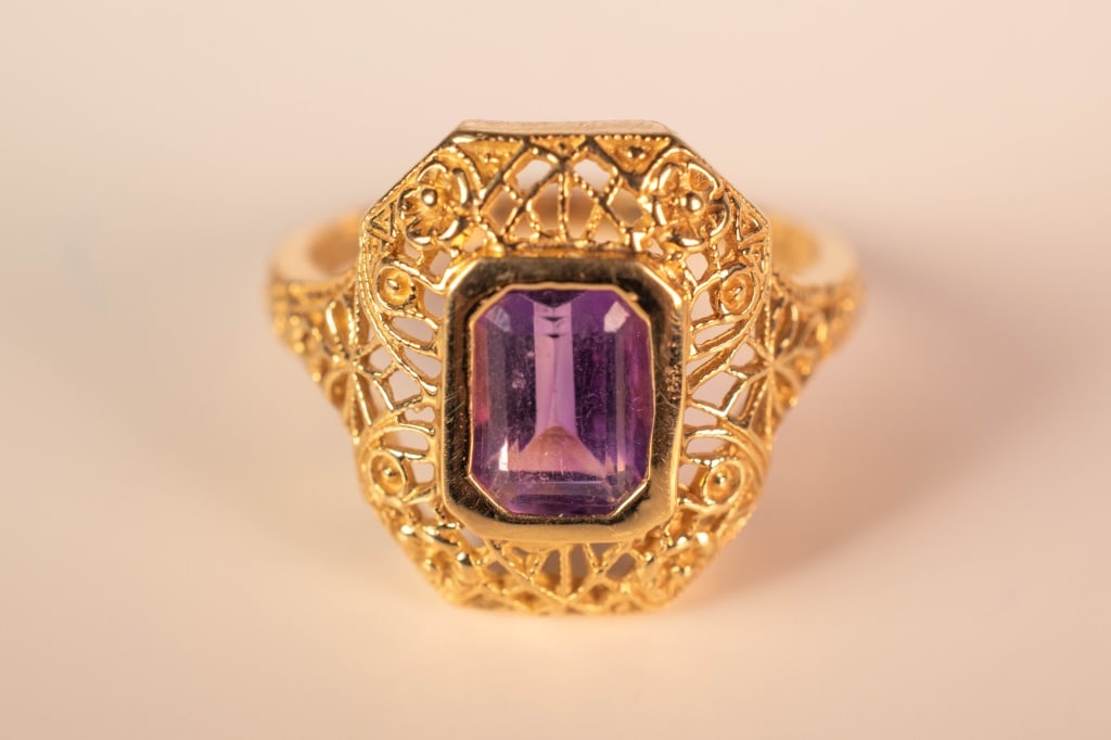 14K Gold & Amethyst Ring 7 Grams (1 of 7)