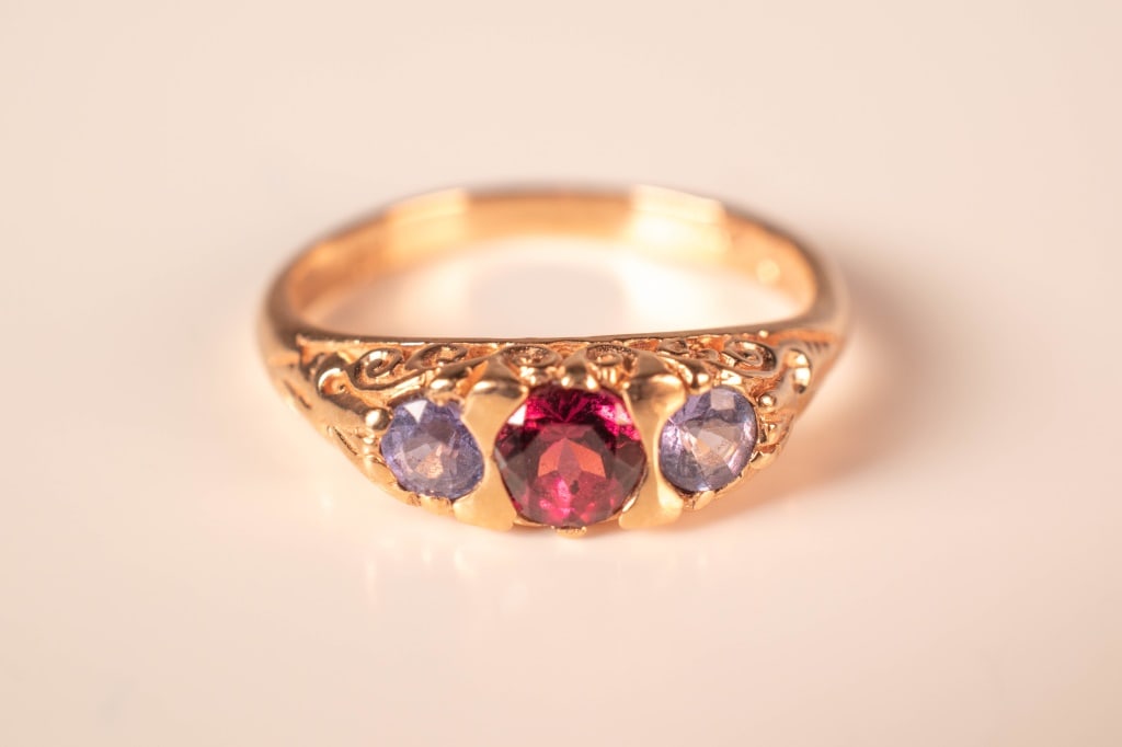 14K Gold, Garnet & Amethyst Ring 2.8 Grams (1 of 6)