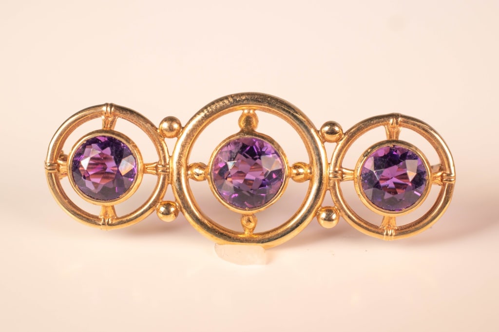 10K Gold & Amethyst Broach 3.9 Grams (1 of 3)