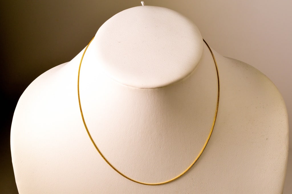 10K Gold Necklace 17" 2.8 Grams (1 of 4)