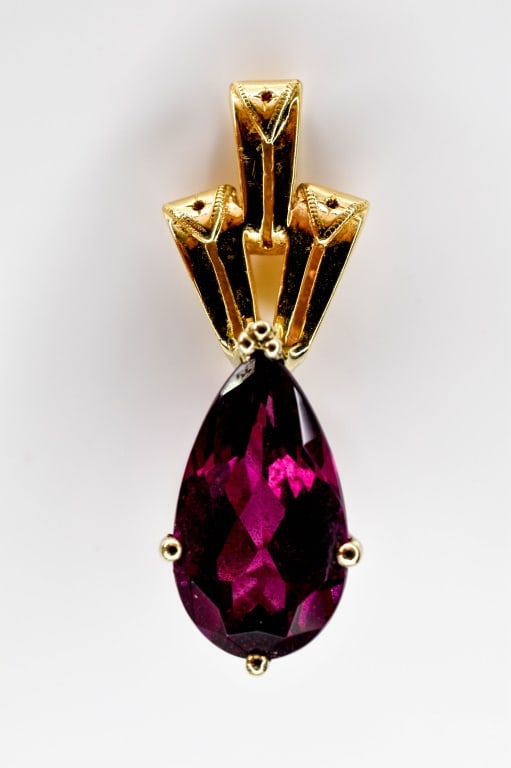 14K Gold & Garnet Pendant 3.6 Grams (1 of 4)