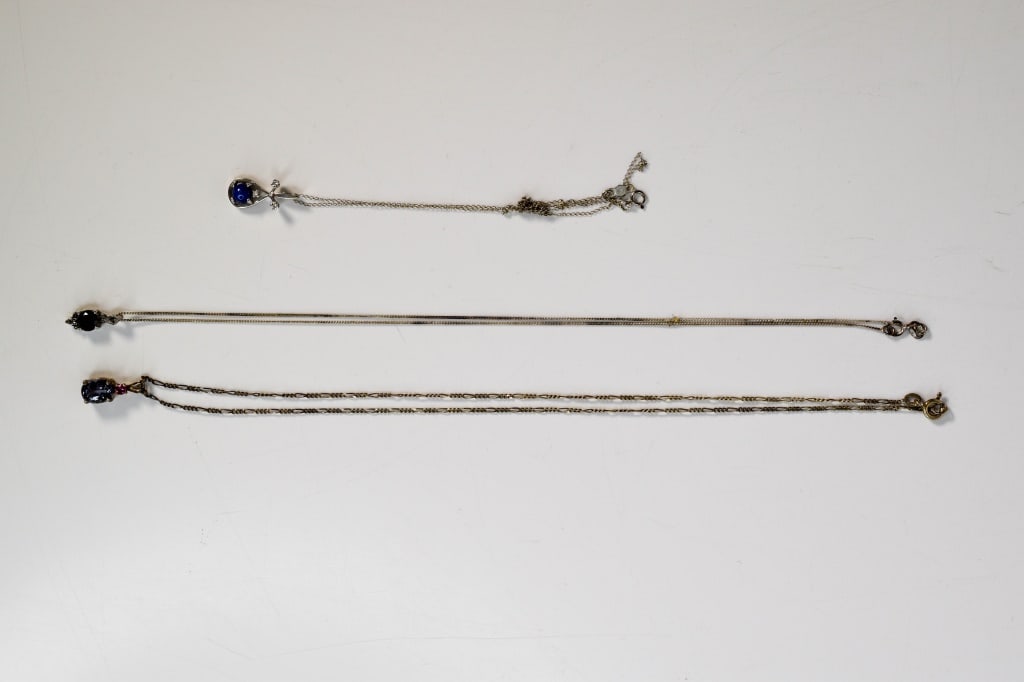 Sterling Silver Necklaces & Pendants 7.2 Grams (1 of 8)