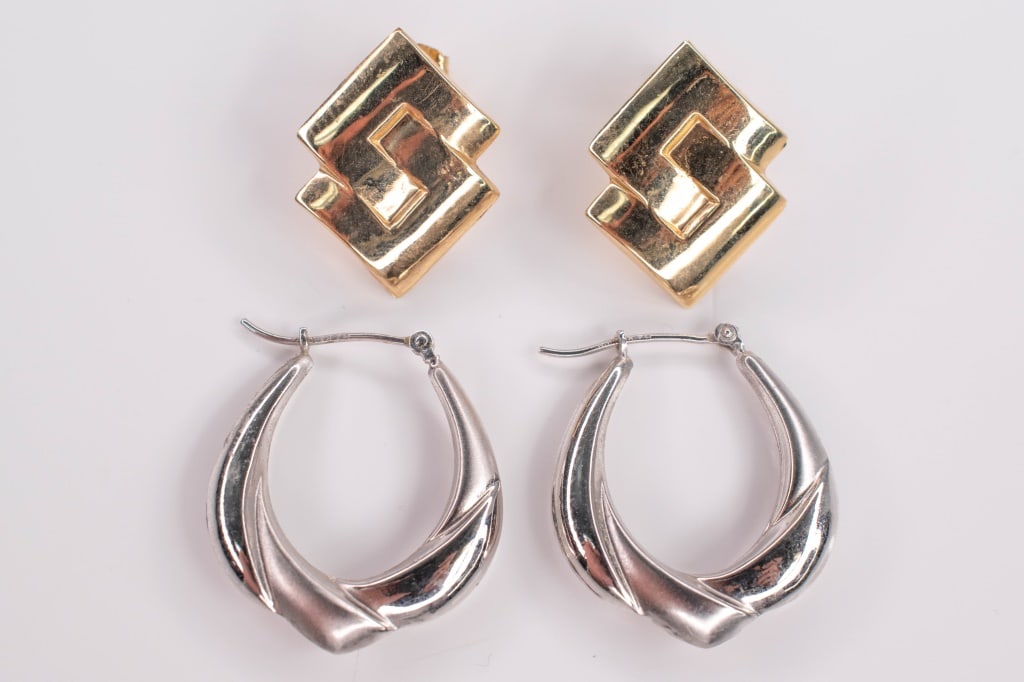 14K Gold Earrings 3.1 Grams (1 of 4)