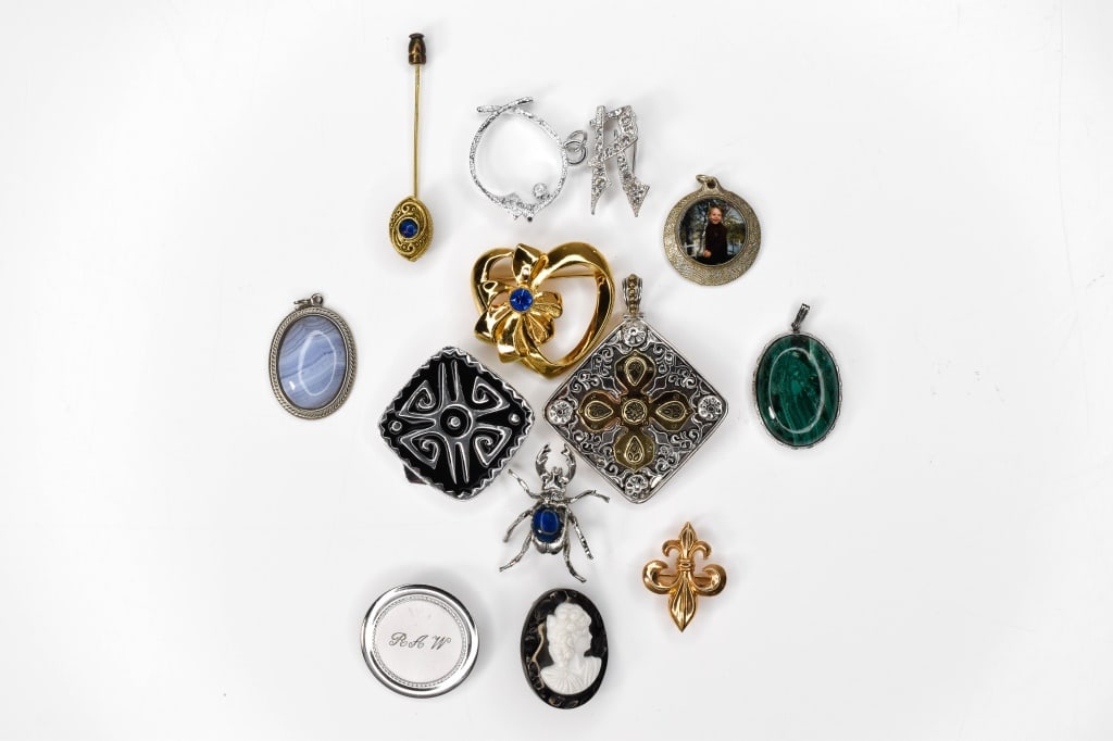 14K Fleur-de-Lis Watch Pin & More (1 of 5)